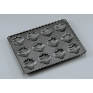 商品の仕様●サイズ：外寸（mm） 単品内寸（mm） 高さ（mm） 335×260 63×63×20●頁：0115●品番：01※商品画像はイメージです。複数掲載写真も、商品は単品販売です。予めご了承下さい。※商品の外観写真は、製造時期により、実物とは細部が異なる場合がございます。予めご了承下さい。製菓・製パン用品なら厨房卸問屋 名調にお任せください！厨房卸問屋 名調ではプロ業務用の製菓道具・製パン用品・製菓用の専門機器類、スイーツ販売に欠かせない各種消耗品をいつも格安・激安価格で通販しています。喫茶店・カフェ・ケーキ屋さんの器材・設備調達に、是非とも厨房卸問屋 名調をご用命くださいませ。ご家庭でもプロ専門の製菓道具を使って、1グレード上のお菓子作りを今まで以上に楽しんでみてはいかがでしょうか？デザート作りやケーキ作りが楽しくなること請け合いです。「〜に使う道具が無いか？」「欲しい商品があるが、商品名が分からない」など、ご不明な点はお気軽にお問い合わせください。お問い合わせ：info@meicho.ne.jp →お買い得な「まとめ買い10個セット」はこちら