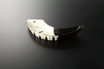 和食器 黒織部ひさご ひねり前菜皿 37K154-08 まごころ第37集 【キャンセル/返品不可】【厨房館】