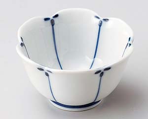 【まとめ買い10個セット品】和食器 ロ074-038 呉須梅割小鉢(大)【キャンセル/返品不可】【厨房館】