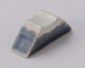 【まとめ買い10個セット品】和食器 カ288-308 紺富士山箸置【キャンセル/返品不可】【厨房館】