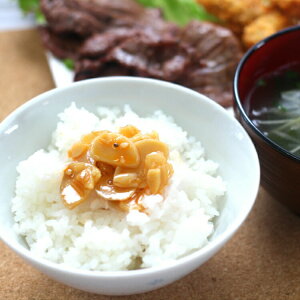 【福島限定】えごまにんにくラー油648円・話題のえごまと、にんにくの相性ピッタリ!ごはんがますます☆すすむ一品です。5000円以上お買い上げで送料無料。株式会社郡山銘販