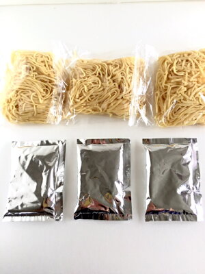 白河ラーメンとら食堂『元祖とら系』醤油味・三食入スープ付1080円。5000円以上お買い上げで送料無料。株式会社郡山銘販。