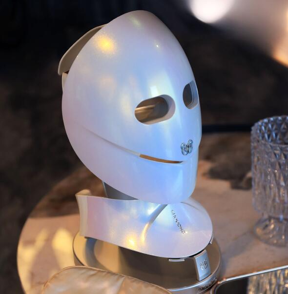 CHOUOHC THE RADIANCE KIT (MASK&NECK)　ザ ラディアンス エステキット(マスク＆ネック) LEDマスク美顔器 LED 光トリートメント 美容 エイジングケア 首 デコルテ ケア