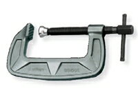 【メーカー特長】SUPERTOOL ・各種熔接、仮締め等の作業に便利。 ・早締め用のハンドル付。 ・ねじ頭部の六角レンチ類で最後のひと締めにより、さらに確実な締め付けが出来る。 ・材質…特殊合金鋼 ・仕上げ…メタリックグレー焼付塗装 ※アダプター(ねじ先端部の受皿)は交換できます。