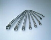 【メーカー特長】 SUPERTOOL ・シノ部は、ボルトの穴合わせに最適な円錐形状。 ・首部は、隣接ボルトやアングル・リブを超える60°の角度をつけ、長首の仕上。 ・安全ロープ取付穴付