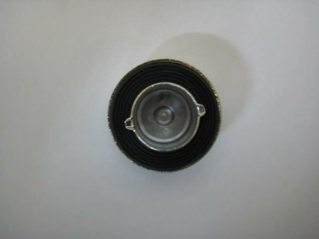 トヨトミ部品：給油口ふた(下タンク用)/11022909石油ストーブRSA-10E用〔35g-3〕〔メール便対応可〕