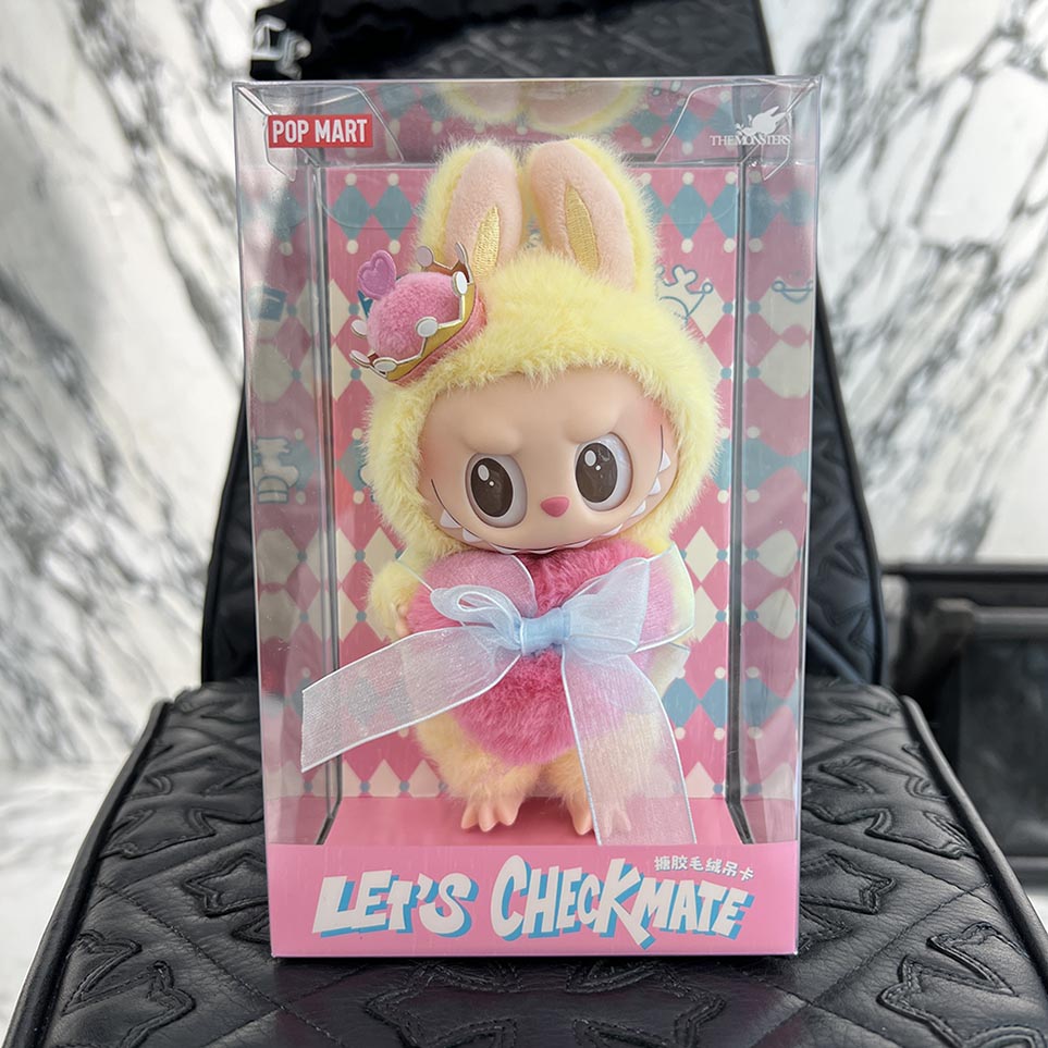 POP MART The Monsters ”Let's Checkmate Series” LABUBU ポップマート ザ・モンスターズ "レッツ・チェックメイトシリーズ" ラブブ ぬいぐるみ&nbsp;キーホルダー ストラップ イエロー×ピンク【250818】【新古品】のサムネイル