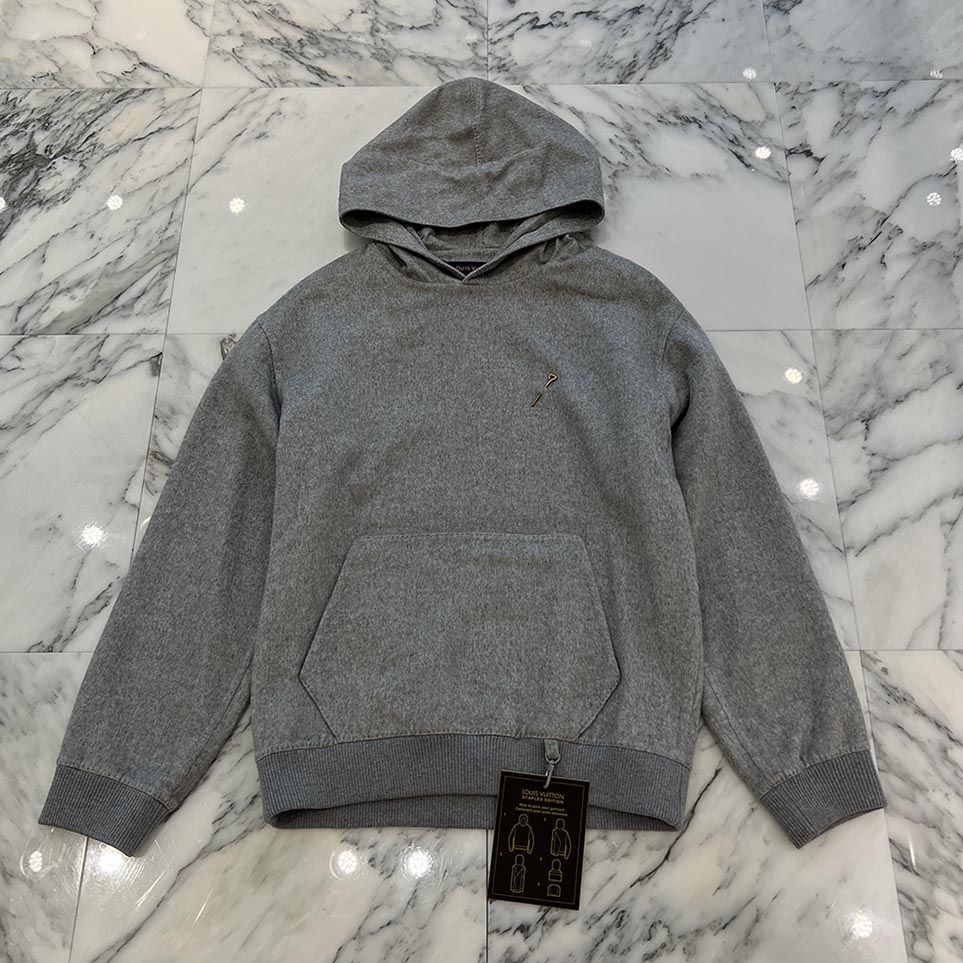 LOUIS VUITTON 2020AW Pins Cashmere Silk Pullover Hoodie Size S ルイヴィトン ピン装飾 カシミヤ シルク プルオーバーフーディプルオーバーパーカー カシミヤ混 シルク混 グレー サイズS【251101】【中古-A】