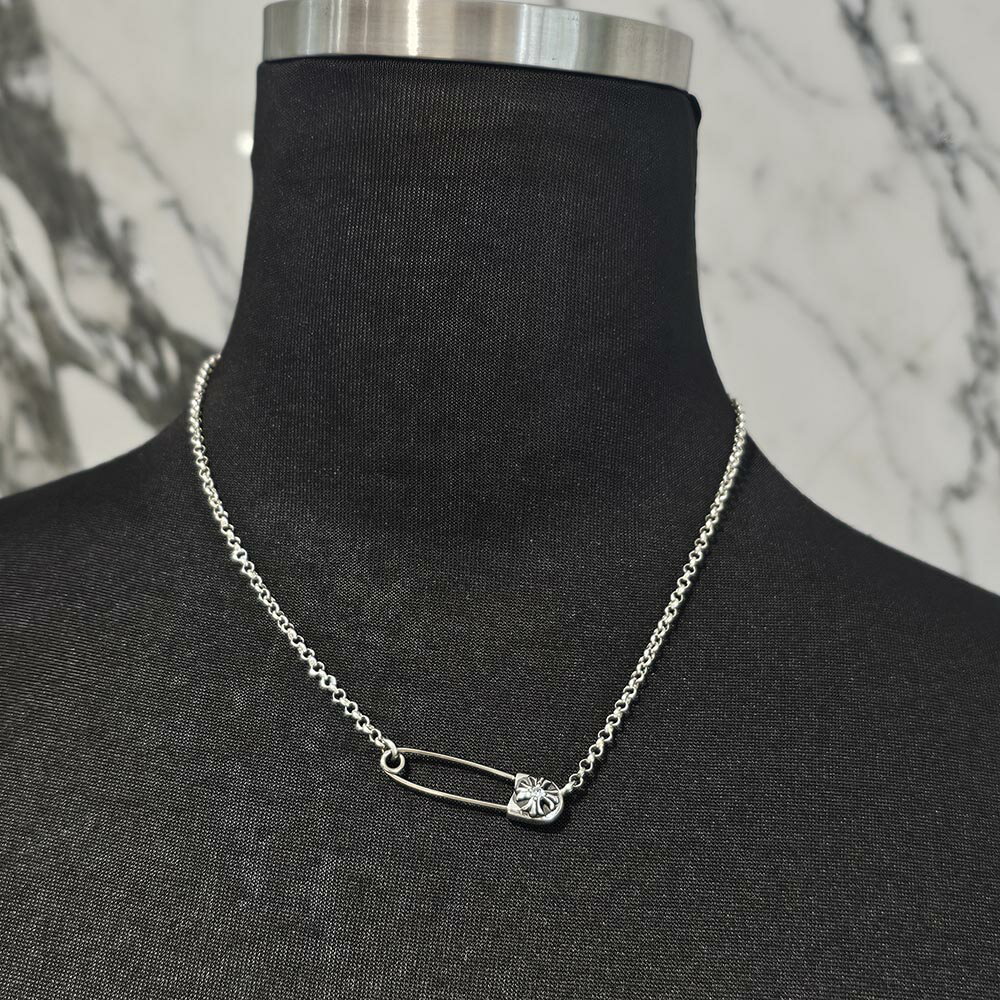 CHROME HEARTS Safety Pin Pendant Top 1 Diamond R