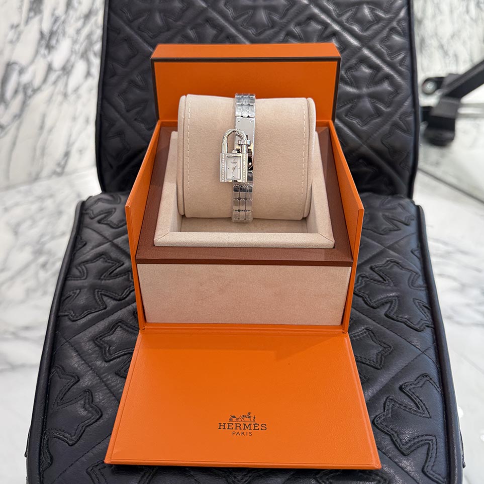 HERMES Kelly Watch KE4.130 エルメス ケリーウォッチ 時計 腕時計 レディース クォーツ ダイヤベゼル カデナ ホワイト文字盤 ステンレススチール シルバー KE4.130【251112】【新古品】