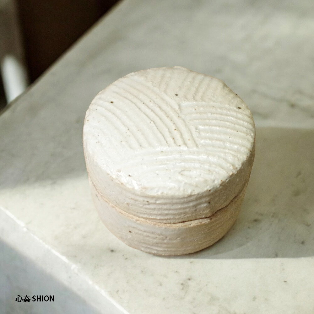 信楽焼の手元供養用骨壷　心奏(しおん）筒型タイプ 納骨袋付 骨壷 ミニ 2