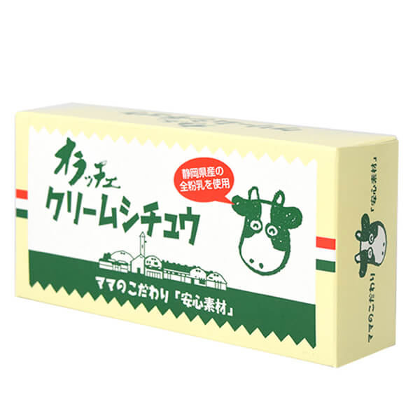 オラッチェ クリームシチュールウは、国内産小麦、岩手の契約農家の牛脂をベースに健康な牛の牛乳をたっぷり使ったこだわりの安心素材で作られました！ 国内産小麦、岩手の契約農家の牛脂をベースに、静岡の契約農家の全脂粉乳など、すべてこだわりの原料で仕上げました。 シチューの他にもグラタンやクリームコロッケにも使えます。コクがありながらさっぱりとした美味しさです。 ミルクのコクを生かした無添加クリームシチュールー できるだけ国産原料にこだわり、化学調味料や着色料、乳化剤などの添加物を一切使用せずに作った、こだわりのクリームシチュウルウです。 国産の小麦粉に、国産牛の牛脂、山形県産の鶏ガラから作ったチキンエキスなど、シンプルな原料で、素材が持つうま味を活かして作りました。ミルクのコクの素となる全粉乳は、地元・丹那の新鮮な生乳をたっぷり使用しています。 ルウ職人こだわりの、自然素材のうま味たっぷりな奥深い味わいをお楽しみください。 ＜フルーツバスケット＞ お客様と生産者を繋ぐものづくり フルーツバスケットでは食品添加物無添加、化学調味料不使用の安心で安全な加工食品作りをモットーにしています。無添加だからこそ、鮮度や素材そのものの味を生かす加工方法にこだわっています。 01.トレースが取れる安心の原材料 フルーツバスケットの商品に使われている原材料は基本的にどこの誰が育てたものかしっかりとトレースの取れるものしか使用しません。「顔の見える」原材料を使用した加工食品作りを通し、日本の有機農業を応援していきます 02.添加物を使用しない加工食品づくり 添加物を一切使用せず、天然の素材のみを使用した商品づくりを心掛けています。市販のジャムの多くに入っているぞうぜん安定剤のペクチンも使用せず、果物がもともと持っているペクチンを生かしています。ペクチンの少ない果物の場合には寒天を使用します。私たちは安心・安全な食べ物づくりを通じて子供たちの未来を守ります。 03.原料の「旬」を逃さない 加工食品だからと言って味の落ちる原材料は使いません。果物・野菜が一番美味しい旬の時期に収穫し加工します。フルーツバスケットの人気商品「もろこし畑シリーズ」の原材料であるとうもろこしは旬の時期が非常に短い為、収穫時期の見極めが非常に重要です。 04.原料本来の味を生かす加工方法 果物も野菜も、熱をかければかけるほど風味は失われていきます。フルーツバスケットのルーツでもあるジャムにおいては、特製の真空二重釜を使用し低温（約65℃）で調理することで果物の風味を極力殺さないような加工を心掛けています。 全国各地の契約農家さんが農薬や化学肥料に出来るだけ頼らず、一生懸命に育てた野菜や果物を、ジャムやかき氷シロップ、ジュース、ゼリー、シャーベットなどに加工しています。美味しいだけでなく、安心・安全をモットーに食品添加物を使用しない商品づくりを目指しています。 ■商品名：オラッチェ クリームシチュールウ230g（115g×2）フルーツバスケット シチュー クリームシチュー ルー 国産 無添加 岩手 牛脂 ■内容量：230g（115g×2パック）約12皿分 ■原材料名：小麦粉（国産）、牛脂、全脂粉乳、食塩、チキンエキス、香辛料（一部に小麦・豚肉・りんご・鶏肉・大豆・いか・乳成分を含む） ■アレルゲン：乳、小麦 ■メーカー或いは販売者：フルーツバスケット ■賞味期限：（製造日より）2年 ■保存方法：直射日光を避け、冷暗所で保存してください。 ■区分：食品 ■製造国：日本【免責事項】 ※記載の賞味期限は製造日からの日数です。実際の期日についてはお問い合わせください。 ※自社サイトと在庫を共有しているためタイミングによっては欠品、お取り寄せ、キャンセルとなる場合がございます。 ※商品リニューアル等により、パッケージや商品内容がお届け商品と一部異なる場合がございます。 ※メール便はポスト投函です。代引きはご利用できません。厚み制限（3cm以下）があるため簡易包装となります。 外装ダメージについては免責とさせていただきます。