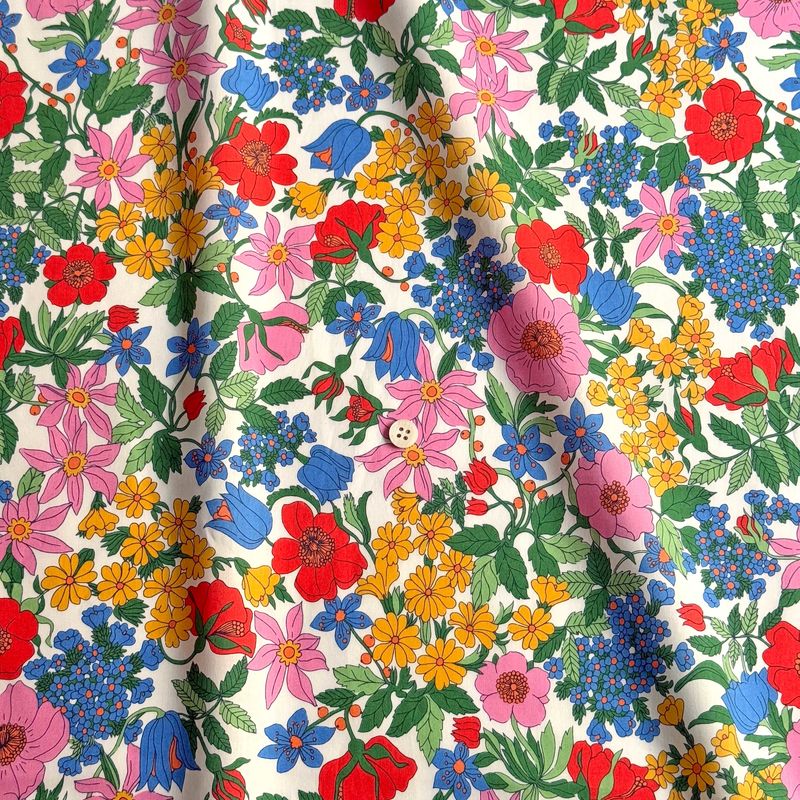 LIBERTY FABRICS リバティプリント 国産タナローン生地(エターナル)＜Clarabell＞(クララベル)【マルチカラー】3634001AE