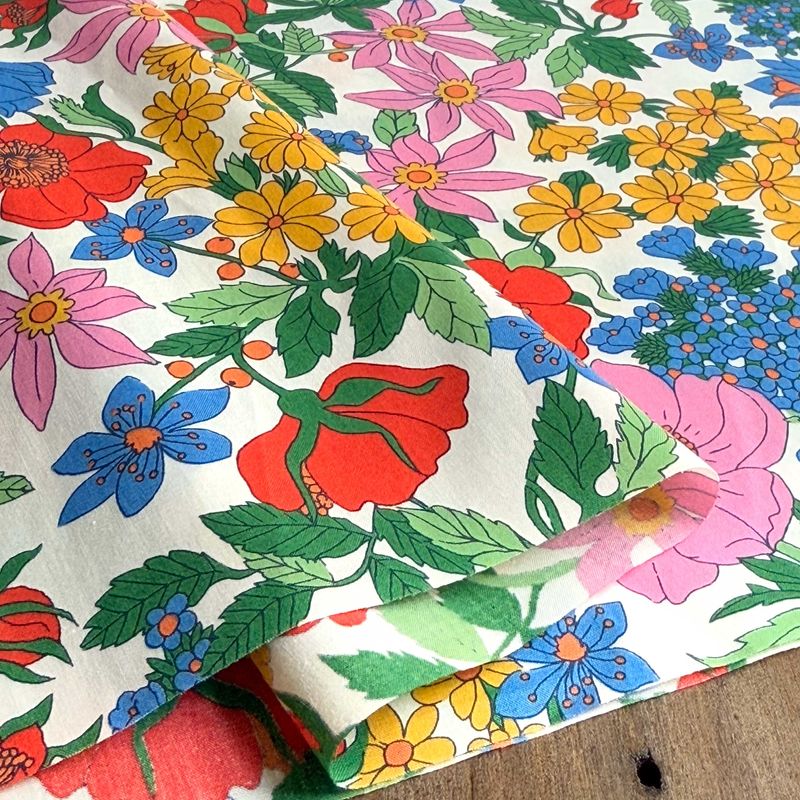 LIBERTY FABRICS リバティプリント 国産タナローン生地(エターナル)＜Clarabell＞(クララベル)【マルチカラー】3634001AE