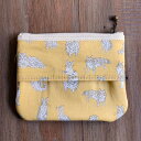 LIBERTY FABRICS リバティプリントを使ったティッシュポーチ<Meow>(ミャオウ)YEイエロー 226091