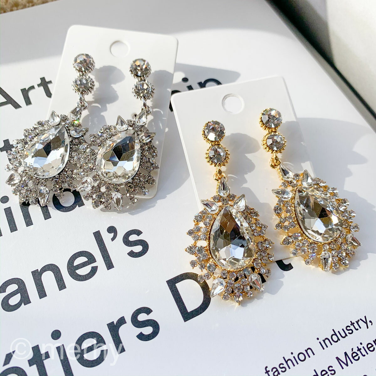 Rakuten - Royal ME24 クリスタル オーバル 上品 ピアス 大ぶり 華やか 揺れる セレモニー 結婚式 ウエディング 二次会 お呼ばれ プレ花 デイリー オケージョナル 人気 女性 大人 アクセ オシャレ かわいい ランキング メルウィー merhy 20代 30代 40代 シルバー ゴールド レディース