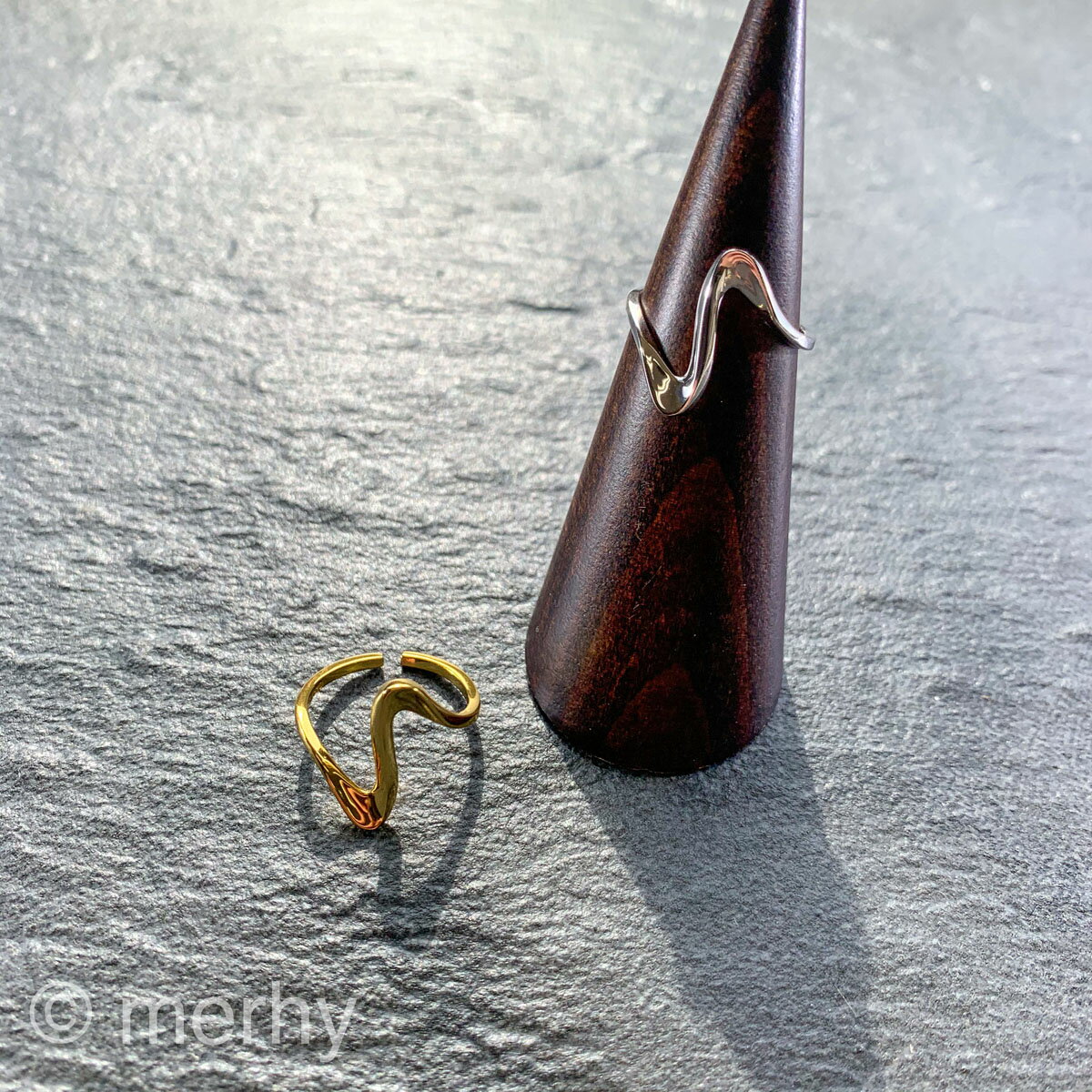ring ME101 Silver925 シルバー925 インスタで人気 ウェーブ 華奢 指輪 リング 女性 アクセサリー トレンド オシャレ カジュアル キレイめ かわいい 人気 ゴールド シルバー ランキング メルウィー merhy 韓国アクセ フリーサイズ サイズ調整可 20代 30代 40代 50代 金アレのサムネイル