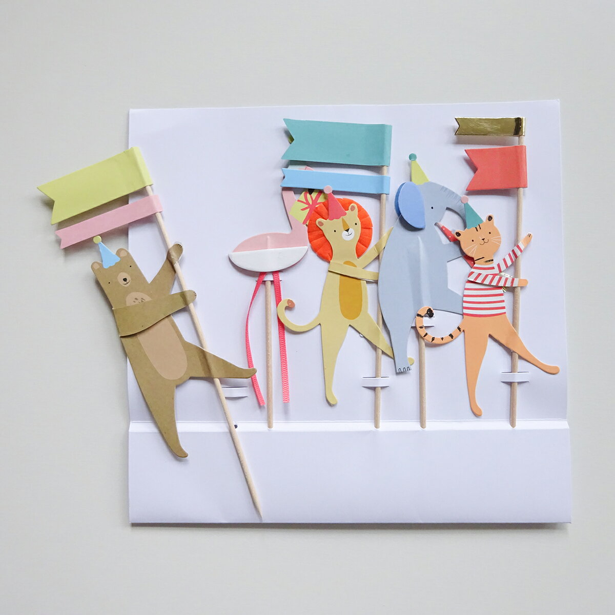 �������ȥåѡ� ��������å� ���˥ޥ�ѥ졼�� ������ ���� �����դ� �С����ǡ��ѡ��ƥ� ���ץ饤���ѡ��ƥ� �ơ��֥륳���� �������� �ǥ��졼����� �С����ǡ������� merimeri Animal Parade Cake Wrap & Toppers