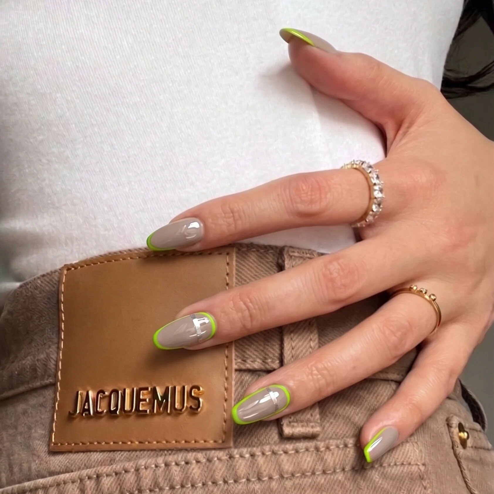 esshimo エッシーモ Eco Neon エコネオン ハンドネイル ジェルネイルシール セルフネイル おうちネイル 時短ネイル デザインネイル 貼るネイル ネイルステッカー ネイルパーツ ネイルチップ 付け爪 つけ爪 カラージェル