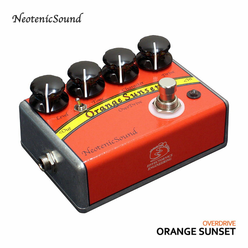 ネオテニックサウンド by エフェクトロニクスエンジニアリングのオーバードライブ「Orange Sunset」です。 エフェクティブでもアンプライクでもない、使っているアンプがドライブする感じの音がするエフェクター。「OrangeSunset」をメインのドライバとして使いたい場合、トランジスタアンプに繋ぐと、そのトランジスタアンプがドライブした音のように、真空管アンプに繋ぐと、その真空管アンプがドライブした音のようになります。使用するアンプの、ボリュームをグイーッと上げたときの、そのまんまの音がします。でもその音量は要らない場合が多いので、そのぶんを調節して音楽としてアンサンブルとして使いやすいものになっています。また音量をちょうどいい大きさにするなら、上げたときの雰囲気やレンジ感のバランスも希望通りに調節出来る様になっています。 【主な仕様】 ■ブランド：NeotenicSound ■機種：Orange Sunset ■タイプ：歪み系 ■電源：DC 9V=006P型9V電池×1、ACアダプター（別売） ■サイズ：70（W）×110（D）×50（H）mm ■質量：280g ※製品の仕様及びデザインは改良のため予告なく変更することがあります。また、モニタの設定などにより色調が実物と異なる場合がございますが、ご購入後に思った色と違うなどでのキャンセルはご遠慮下さい。NeotenicSound オーバードライブ Orange Sunset ネオテニックサウンド エフェクター エフェクトロニクス オレンジサンセット ネオテニックサウンド by エフェクトロニクスエンジニアリングのオーバードライブ「Orange Sunset」です。 エフェクティブでもアンプライクでもない、使っているアンプがドライブする感じの音がするエフェクター。「OrangeSunset」をメインのドライバとして使いたい場合、トランジスタアンプに繋ぐと、そのトランジスタアンプがドライブした音のように、真空管アンプに繋ぐと、その真空管アンプがドライブした音のようになります。使用するアンプの、ボリュームをグイーッと上げたときの、そのまんまの音がします。でもその音量は要らない場合が多いので、そのぶんを調節して音楽としてアンサンブルとして使いやすいものになっています。また音量をちょうどいい大きさにするなら、上げたときの雰囲気やレンジ感のバランスも希望通りに調節出来る様になっています。 アンプが勝手に歪むのではなく、弾き手が歪ませているという考え方で、カッチョいい歪みかたになるためのコツは、カッチョいい歪みかたになるような弾きかたをするが最重要ポイントです。ゴリッとさせたいのであれば、歪んだときにゴリッとなるような弾きかたをしないとそうは鳴ってくれませんし、ジャキッとさせたければ歪んだときにジャキッとなるような弾きかたをしない限りはそうは鳴りません。その上で、自分のタッチに対するレスポンスが演奏の加減で思い通りになってくれるエフェクターであるかどうかが、弾き手にとっての「良いエフェクター」。それが素直に効いてくれるのが「OrangeSunset」の狙いでもあります。 - コントロール - LEVEL：エフェクトON時の出力レベルを調節します。 TONE：音の表情を決めます。左に回すと角の取れた耳当たりの良い音色に、右に回すと倍音の多く含んだきらびやかな音色になります。 Character：音の質を決めます。左に回すとクラシカルでチープな音色、右に回すとモダンでリッチな音色になります。 Drive：ピッキングのタッチや入力レベルに対して音が歪み始める早さの位置を決めます。 MODE：歪みの方式を切り替えます。左に倒すと原音に忠実な歪み方に、右に倒すとキメの細かな歪み方になります。 - Neotenic Sound by EFFECTORNICS ENGINEERING - 「エフェクトロニクス エンジニアリング（えふぇくたぁ工房）」は、アンプに足りないツマミを補う、というコンセプトで、プロフェッショナルなサウンドを求めるプレイヤーのために、製作に関わる全ての工程をひとつひとつ丁寧に手作りで製作しているサウンドメカニック工房です。その「エフェクトロニクス エンジニアリング」の新たなブランドとして「Neotenic Sound/ネオテニックサウンド」があります。-Neotenic Sound-（大人の中に潜む子供心をくすぐるようなワクワクする音）という意味で、職人として、ひとつひとつ丁寧に手作りするスタンスは変えず、長年研究してきたエフェクトロニクスのすべてを結集した、多くのミュージシャンたちの、そしてそれを愉しむオーディエンスたちの心を感動させられるようなパワー・アタッチメントを製作しています。 「Neotenic Sound」製品の正規取扱店は非常に限られており、全国でも数える程しかありません。正規取扱店では「Neotenic Sound/EFFECTORNICS ENGINEERING」が決めた定価販売が原則になっています。それは、職人が手作り故、非常に少量生産となっているからです。よって一般的に「定価販売＝高い」と思われるかもしれませんが、正規取扱店以外卸していないこだわりの製品と考えて頂き、安心してご検討頂けますようよろしくお願いいたします。 【主な仕様】 ブランド Neotenic Sound 機種名 Orange Sunset タイプ 歪み系 コントロール LEVEL、TONE、CHARACTER、DRIVE、MODE SW 接続端子 INPUT、OUTPUT、DC IN 電源 DC 9V=006P型9V電池×1、ACアダプター（別売） 外形寸法 70（W）×110（D）×50（H）mm 重量 280g ※製品の仕様及びデザインは改良のため予告なく変更することがあります。 ※店頭及び他のショッピングサイトでも販売を致しておりますので、ご注文頂くタイミングによっては売り切れの場合がございます。ご注文時に万一売り切れとなっておりました際は、誠に申し訳ございませんがご容赦くださいませ。
