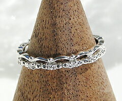 樂天商城 - 天然 ダイヤ 5石 ピンキー リング 透かし柄 K18 ゴールド各色 指輪 レディース 0.03ct ダイヤモンド 18金 18K ホワイト イエロー ピンク YG WG PG 小指用 ミル打ち アンティーク調 レース柄 2連 アクセサリー プレゼント 4月誕生石 品質保証書付