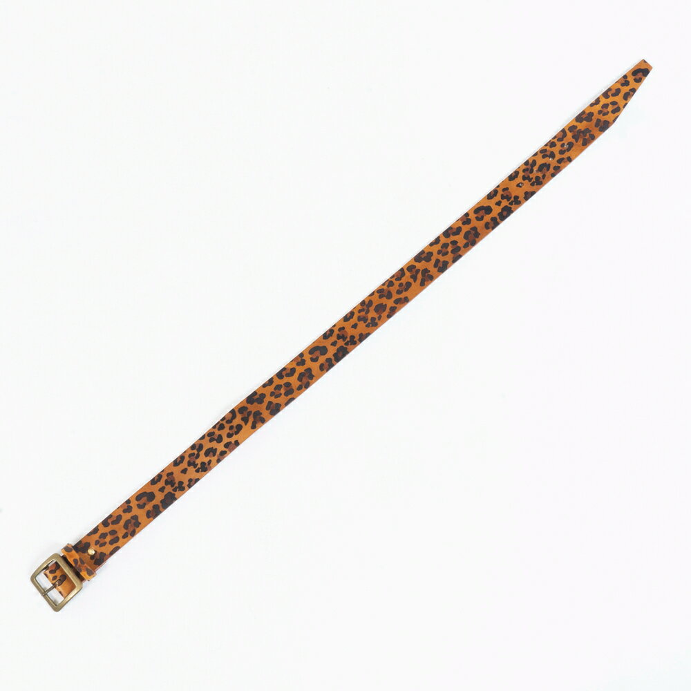 [ GAVIAL ] レザーベルト "レオパード" / leather belt “leopard”45mm color : Natural material : Cow Hide Leather size : 幅45mm S- [ 77.5cm ] / M- [ 82.5cm ] / L- [ 87.5cm ] / XL- [ 92.5cm ] *バックルの折り返し部分より5穴のセンター穴までの長さになります。 ◆ thguliminalの堅牢な牛革にレザーでレオーパードパターンを焼き入れ、オイル、染料、ワックスを独自の手法で何度も入れ込むことにより高級感のある表情を表した *完売の際はメーカー在庫確認させていただきますのでお問い合わせください。