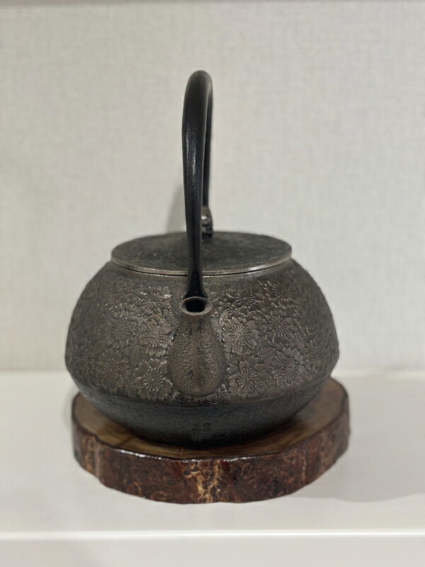 南部盛岡 南部鉄瓶 三厳堂 布団型 桜紋 砂鉄...の紹介画像3