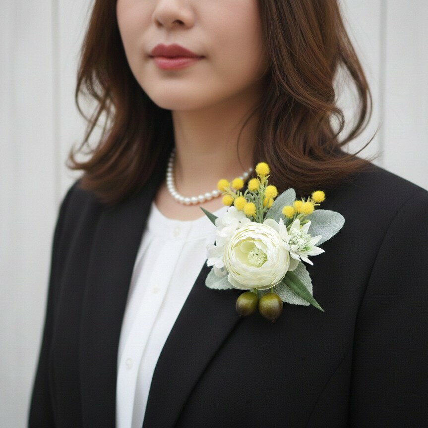 【ポイント5倍中 1/29 1:59迄】コサージュ かわいいコサージュ レディース フォーマルコサージュ 結婚式 ラナンキュラス ミモザ オリーブ 花 フォーマル 母 母親 ママ オケージョン ブローチ 上品 帽子 バッグ ワンポイント ホワイト イエロー 造花 卒業式