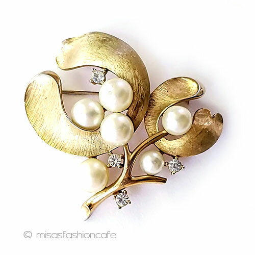 Trifari　トリファリ　ヤドリギ　ブローチ　　パール　宿り木　brooch　Vintage・ヴィンテージジュエリー　コスチュームジュエリー　アンティーク　アクセサリー　ギフト　プレゼント　