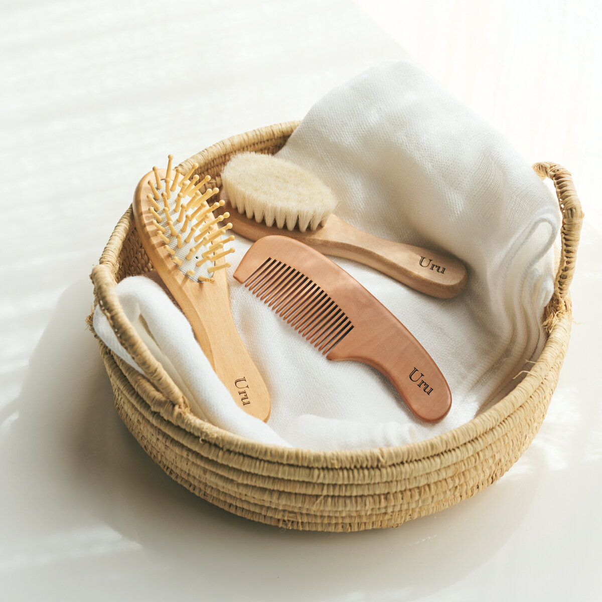 名前入れ無料 ベビーブラシ ヘアブラシ コーム 【3点セット】ギフトラッピングアリ！　名入れ 出産祝い 誕生日 ギフト 新生児 プレゼント ハーフバースデー　沐浴 1