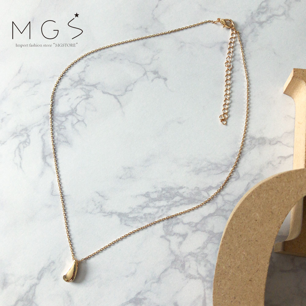 【メール便送料無料】ドロップモチーフネックレス ドロップ型 涙 雫 ドロップ ネックレス ペンダント ゴールド ワンポイント アクセ アクセサリー シンプル レディース 大人 トレンド 普段使い オフィス デート おしゃれ ギフト プレゼント ジュエリー 女性 誕生日 【即納】