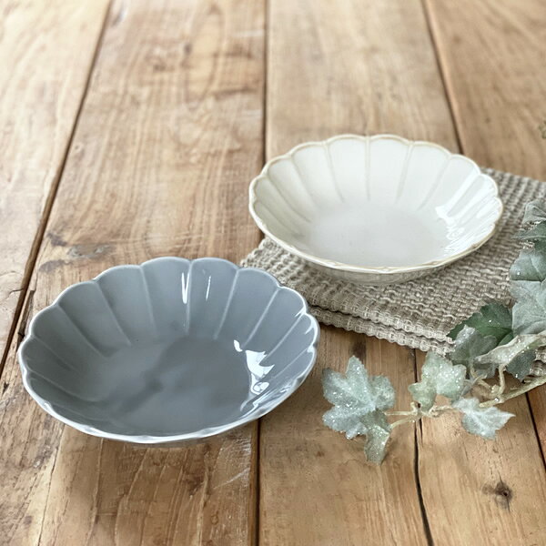 【最大10%OFFクーポン配布中】食器 おしゃれ 中鉢 二色菊型5.5浅鉢 煮物鉢 美濃焼 中鉢 菊形 ボウル カフェ風 電子レンジ対応 食洗機対応 mhomestyle-10020987 m’home style サンプル画像3
