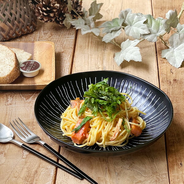 【最大10%OFFクーポン配布中】食器 和食器 おしゃれ 皿 カレー皿 彫十草6.8深皿 パスタ皿 モダン 美濃焼 大皿 プレート アウトレット カフェ風 電子レンジ対応 食洗機対応 mhomestyle-10021073 m’home style サンプル画像3