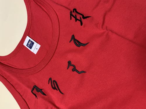 【即配 レッド Lサイズ】刺繍 和柄タンクトップ「梵字」(背面無地)