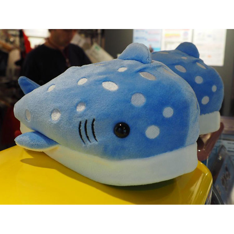 [ 輸入アクセサリー ] シャークスリッパの紹介画像2