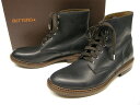 【ブランド】 BUTTERO(ブッテロ) 【モデル】 B4920UTHCBE13(メンズ) PE TOSCH 01 NERO 【素材】 レザー(革) 【カラー】 NERO(ブラックですが、多少ネイビーが入ったような色合いです) 【付属品】 箱など写真に写っているもの (付属品や箱には輸送の汚れやダメージ,補修した跡がある場合がございます。また箱は写真と違う場合もございます。) 【コンディション】 新品未使用 【サイズ】 サイズ:43(日本男性サイズ:約27.5-28cm相当) アウトソール約31cm,横幅の最大幅約11cm インナー約28cm,高さ約18cm(ヒール含む) 【コメント】 BUTTERO(ブッテロ) (メンズ)B4920レースアップブーツです。 このモデルは、BUTTEROを代表する定番モデルです。またシンプルなデザインで長く履いて頂けます。メイドインITALY製の上質なブーツを是非この機会にお買い求め下さい。