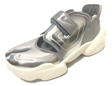 【アウトレット】【NIKE W AQUA RIFTナイキ アクアリフト/CW5875 001 B/サンダル/シルバー/スリッポン/スニーカー/シューズ/レディース/TABI SHOES/足袋】【サイズUS6.5(23.5cm)】