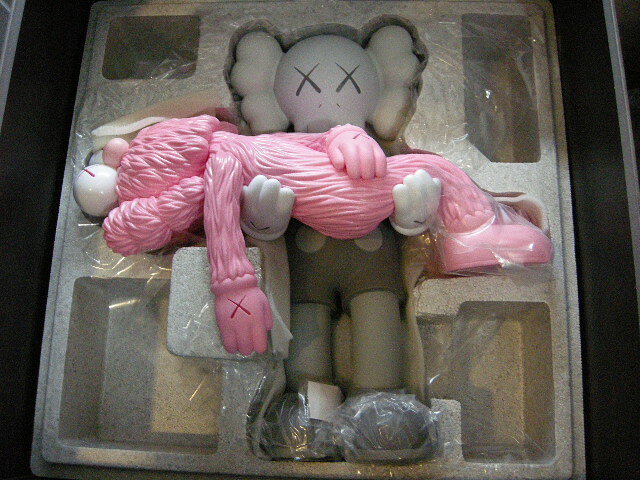 楽天市場】kaws（フィギュア｜コレクション）：ホビーの通販