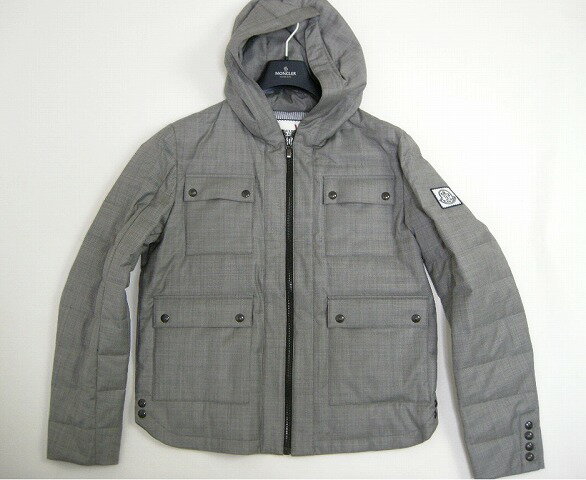 【MONCLER/モンクレール/GAMME BLEU/ガムブルー/フード付きミリタリーライトダウンジャケット/軽量/DOWN JKT/ウール製/WOOL/M-65/スーツ生地】【998/グレー/メンズ】【春夏S/S SS/391-40382-03-16725/サイズT3(L相当)】【トムブラウンデザイン】