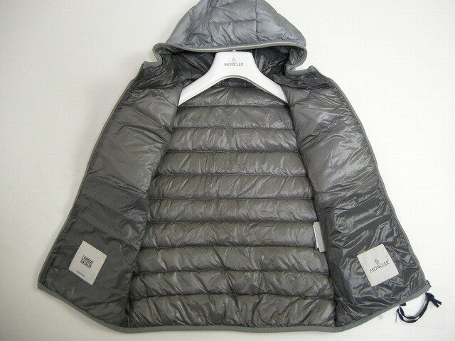 【MONCLER/モンクレール/フード付きライトダウンベスト/GERS/ジレ/DOWN VEST/ダ904/グレー系】【KIDS(キッズ/ジュニア/ボーイ/ガール)レディース,メンズも着用可ユニセックス】【春夏/SS/S/S】【953-43313-99-53279】【サイズ12A(男T00-T0 女T1-T2)】