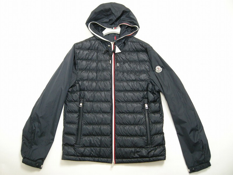 【MONCLER/モンクレール/ALAVOINE/フード付きナイロン切替ライトダウンジャケット】【メンズ/2019SS/春夏/ダウンパーカー/アウター/ナイロンパーカー/ナイロンジャケット/DOWN JKT/775/ダークネイビー系】【サイズ1/2/3/4】