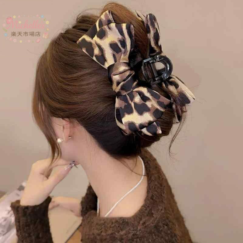 樂天商城 - ヘアアクセサリー レディース バナナクリップ ヒョウ柄 蝶結び デザイン レトロ 個性的 アップスタイル 後頭部 外出 通勤 普段使い ファッション 布素材 ハンドメイド 多用途 かわいい