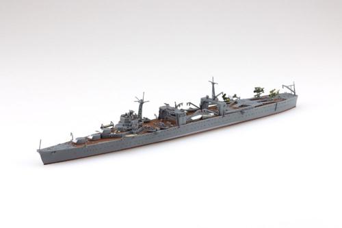 ■商品説明アオシマのウォーターラインがより精密になってリニューアル！！艤装パーツを新たに考証し、設計。金型にはスライド機構を多数設けることにより、1/700スケールの緻密さを正確に再現しました。より精密に生まれ変わったウォーターラインシリーズをお届けします。＜金型追加＞　特殊潜航艇母艦「日進」は、本来機雷敷設艦として設計されました。その後水上機母艦へ、最終的には甲標的母艦として竣工しています。ですが、実際の作戦任務では武装高速輸送船として非常に危険な任務を担当し、ブーゲンビル島沖にて敵機の爆撃で沈没しました。キットでは、特徴的な水上機母艦らしからぬ重武装の14センチ連装砲三基と積み上げ式の勇壮な艦橋、そして航空機運用設備の詳細を確実に表現しました。また、各種水上機、水上機用カタパルトなど各種艤装を新設計で追加し、1/700スケールの精密感や緻密さをうまく表現しています。・スライド金型を使用し、緻密かつ精密なモールドを実現！！・三連装機銃や水上機等、各種パーツをアップデート！！・特殊潜航艇「甲標的」が12隻付属。格納庫に収納。・艦尾のハッチは開閉を選択式で再現。・素材：PS新金型でリニューアルした艤装パーツ・九六式25mm三連装機銃・11m内火艇・12m内火ランチ・9mカッター・菊花紋章・零式水上観測機・零式水上偵察機・九五式水上偵察機【艦種：その他】【国：日本艦船】■商品スペックメーカー：青島文化教材社シリーズ：1/700 ウォーターラインシリーズスケール：1/700JAN：4905083204559■備考※画像は試作品です。実際の商品とは異なる場合がございます。※この商品はプラモデルキットです。組み立てには別途、工具等が必要です。※リニューアル後もシリーズNo.は継続します。ご予約、ご購入時には内容を確認することをお勧めします。
