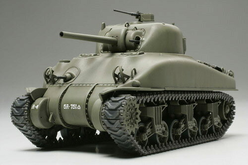 ■商品説明【M4シリーズの原点、鋳造車体】第二次大戦中に5万輌近くが生産され、アメリカ軍のみならず連合軍の主力戦車として勝利に貢献したM4シャーマンシリーズ。その数多い派生型の中でも最初に量産が開始されたのがM4A1です。丸みを帯びた鋳造構造の上部車体を備え、長砲身37.5口径の75mm戦車砲を搭載して支援攻撃に威力を発揮。航空機用から転用された350馬力の空冷星形エンジンを装備していました。M4A1は6,281輌が生産されて北アフリカ戦線やイタリア戦線、ノルマンディー上陸作戦にも大量に投入され、ドイツ戦車を上回る優れた信頼性と実用性を活かして奮戦したのです。■商品スペックメーカー：タミヤ品番：32523商品仕様：1/48 ミリタリーミニチュアシリーズ No.23旧品番：4950344061150スケール：1/48JAN：4950344088201■備考【模型要目】M4シリーズ最初の量産型となったM4A1シャーマンの1/48スケール、プラスチックモデル組み立てキットです。●全長119mm、丸みを帯びた上部車体など独特なフォルムをリアルに再現。●初期型と後期型のスプロケット、プレスタイプとスポークタイプの転輪をセット。●ギヤハウジングは初期の3ピース型と改良された一体型の選択式。●2種類の主砲防盾や角形と円筒形のエアクリーナー、後期に多く見られた増加装甲板も用意。タイプを選んで組み立てられます。●重量感あふれるダイキャスト製シャーシを採用。●キャタピラは直線部分を一体パーツとした連結組立式で足まわりの精密感を約束。●マーキングはイタリア戦線やフランス戦線など3種類をセット。写真はキットを組み立て、塗装したものです