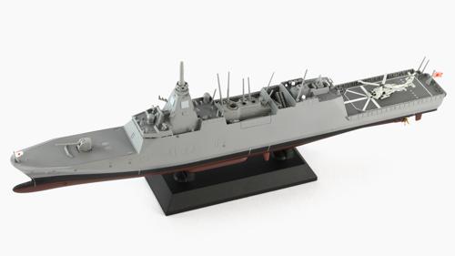 ■商品説明FFM-1「もがみ」、FFM-2「くまの」は平成30年度予算で建造承認され、対機雷戦用ソナーや自律型水中航走機雷探知機UUV、機雷排除用水上無人機USVを搭載し、進化した機雷に対する掃海任務に特化した最新型の護衛艦です。ステルス性の向上も配慮され、艤装のほとんどが傾斜した舷側の内側に設置してあり、特徴的なユニコーン形の複合型アンテナや4面に配された多機能レーダーが設けられた角錐型のマスト等、これまでの護衛艦とは一線を画す艦容となっています。・洋上モデル/フルハルモデル選択可能・一部ハッチ開閉選択式・前部甲板はVLS実装または未実装の選択式■商品スペックメーカー：ピットロード品番：J100サイズ：全長：約190mm内容物/付属品：・1隻入り・自立型水中機雷探知機UUV、機雷排除水上無人機USV、OQQ-25ソナー付属・SH-60K哨戒ヘリコプター1機付属・1番艦「もがみ」、2番艦「くまの」デカール付属スケール：1/700JAN：4986470021607■備考【画像はモデリングデータを使用したCGです】
