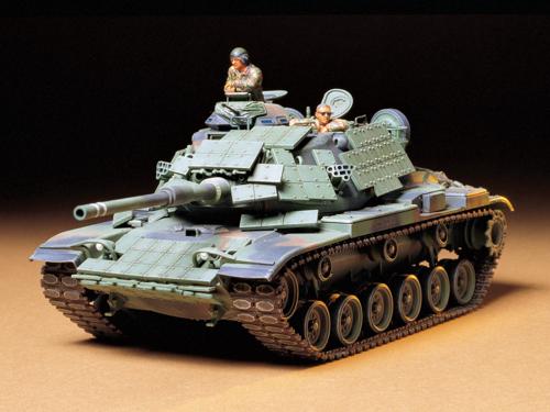 ■商品説明1990年のイラクのクウェート侵攻に対して、アメリカ軍がいち早く派遣した海兵隊の主力戦車、M60A1リアクティブアーマーのプラスチックモデル組み立てキットです。海兵隊に1965年頃から配備が開始されたベテラン戦車のM60A1に、対戦車ミサイルから車体を守るリアクティブアーマー(爆発性反応装甲)を鎧のように取り付けた独特なスタイルを忠実にモデル化。砲塔の鋳造肌や主砲基部のキャンバスも質感十分な仕上がりです。スペアホイールやジェリカン、迷彩ネット支柱の収納袋など豊富なアクセサリーパーツもセットしました。戦車長の人形と装填手の半身像各1体付き。■商品スペックメーカー：タミヤ品番：35157スケール：1/35JAN：4950344992973■備考写真はキットを組み立て、塗装したものです