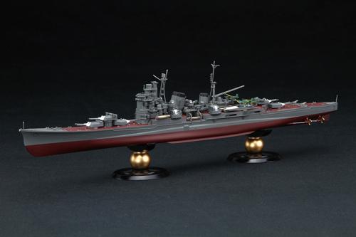 ■商品説明帝国海軍シリーズ「日本海軍重巡洋艦 妙高 」に2ピース25ミリ機銃が付属して復刻！製品は妙高型1番艦「妙高」の開戦時（昭和16年〜）、マリアナ沖海戦時（昭和18年〜19年）、レイテ沖海戦時（昭和19年10月）の姿から選択して製作が可能です。説明書をより見やすく、分かりやすくリニューアルしました。製品は艦底まで再現できるフルハル仕様で、完成後に飾って楽しめる台座が付属します。艦体は左右舷を一体で成形した1ピース構造で左右貼り合わせ式に比べ、安定した形状で組立てができます。上甲板は一体パーツで、前方およびシェルター甲板部分は別パーツ、後半は艦体と一体とした構成です。25ミリ連装機銃は従来のワンピース構造パーツと、より精密な2ピース式のパーツ両方を封入。25ミリ機銃は2ピース構成で、砲身のガンメタルと基部の艦体色を塗り分け再現が容易にできるようにしています。デカールには軍艦旗や艦載機のマーキングなどを収録。■商品スペックメーカー：フジミ模型品番：FH-32スケール：1/700JAN：4968728452340■備考※モニターや画像解像度の問題により、色の見え方が実際の商品と異なることが御座いますので、予めご了承下さい。商品は新品・未開封です。
