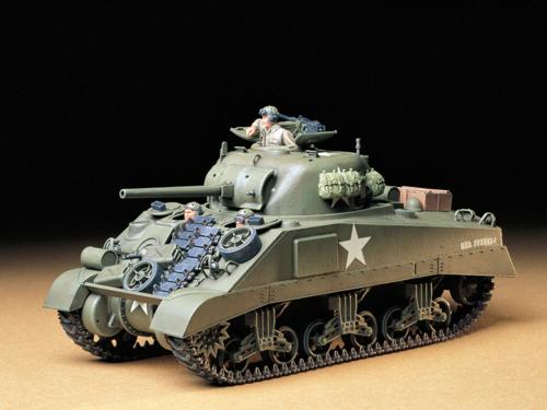 ■商品説明【迫力再現、アメリカ軍の勝利の原動力】第二次大戦のアメリカ陸軍の主力戦車として5万輌近い空前の生産数を記録し、連合軍勝利の原動力となったのがシャーマンシリーズです。車体や搭載エンジン等の違いにより多くのタイプが登場しましたが、M4は最初に制式化されたタイプで、1942年7月から1944年1月までに6,748輛が生産されました。溶接装甲の車体に航空機用を転用したコンチネンタルR975-C1空冷星形9気筒エンジンを搭載し、350馬力の出力で最大速度は38.6km/h。鋳造砲塔に主砲としM3型37.5口径75mm戦車砲を装備しています。M4は1943年5月のイタリア戦線に初登場し、その後もノルマンディー戦をはじめヨーロッパのすべての戦闘にI機甲部隊の主力として参加。攻撃力や機動力などの性能面から、扱いやすさや信頼性、量産性の高さといった実用面まで、兵器としてバランスのとれた傑作戦車として活躍したのです。■商品スペックメーカー：タミヤ品番：35190スケール：1/35JAN：4950344996193■備考【模型要目】1/35スケールのプラスチックモデル組立キットです。★1/35スケール、全長175mm、全幅77mm。★数多く生産されたシャーマンシリーズの中でも、航空機用エンジンを搭載し、緩やかな傾斜の前面装甲や装填手用ハッチのない砲塔が特徴的なM4初期型を忠実にモデル化。★車体の圧延鋼板の質感や溶接跡、砲塔の荒々しい鋳造肌などリアルな表面仕上げ。★車体前面のギヤハウジングは3ピースタイプ。★砲塔内には75mm砲の装填部や無線機も再現。★車体側面と砲塔に装着される増加装甲板や、サンドシールドと呼ばれる大型のフェンダーもパーツ化。★スポーク状のホイールや軽量タイプのスプロケットなど足まわりも繊細な仕上がり。★ゴムパッドタイプを再現した履帯は組みやすいベルト式。★スペアキャタピラやジェリカンなどの車外装備品も豊富にセット。★コマンダーの全身像、ドライバーと機銃手の半身像の人形付き。★スライドマークは3種類。写真はキットを組み立て、塗装したものです