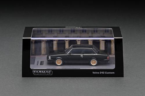 T64R-050-BLK ^[}bN[NX 1/64 Volvo 242 Custom Black