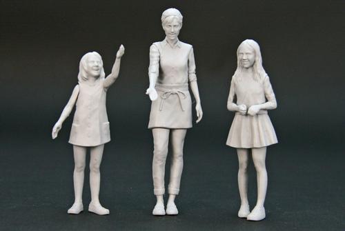 25016 EBBRO 1/24 3 girls figuru set